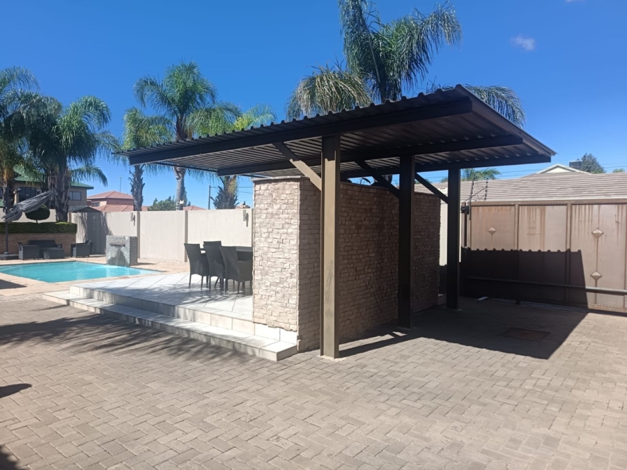 4 Bedroom Property for Sale in Hillcrest Northern Cape